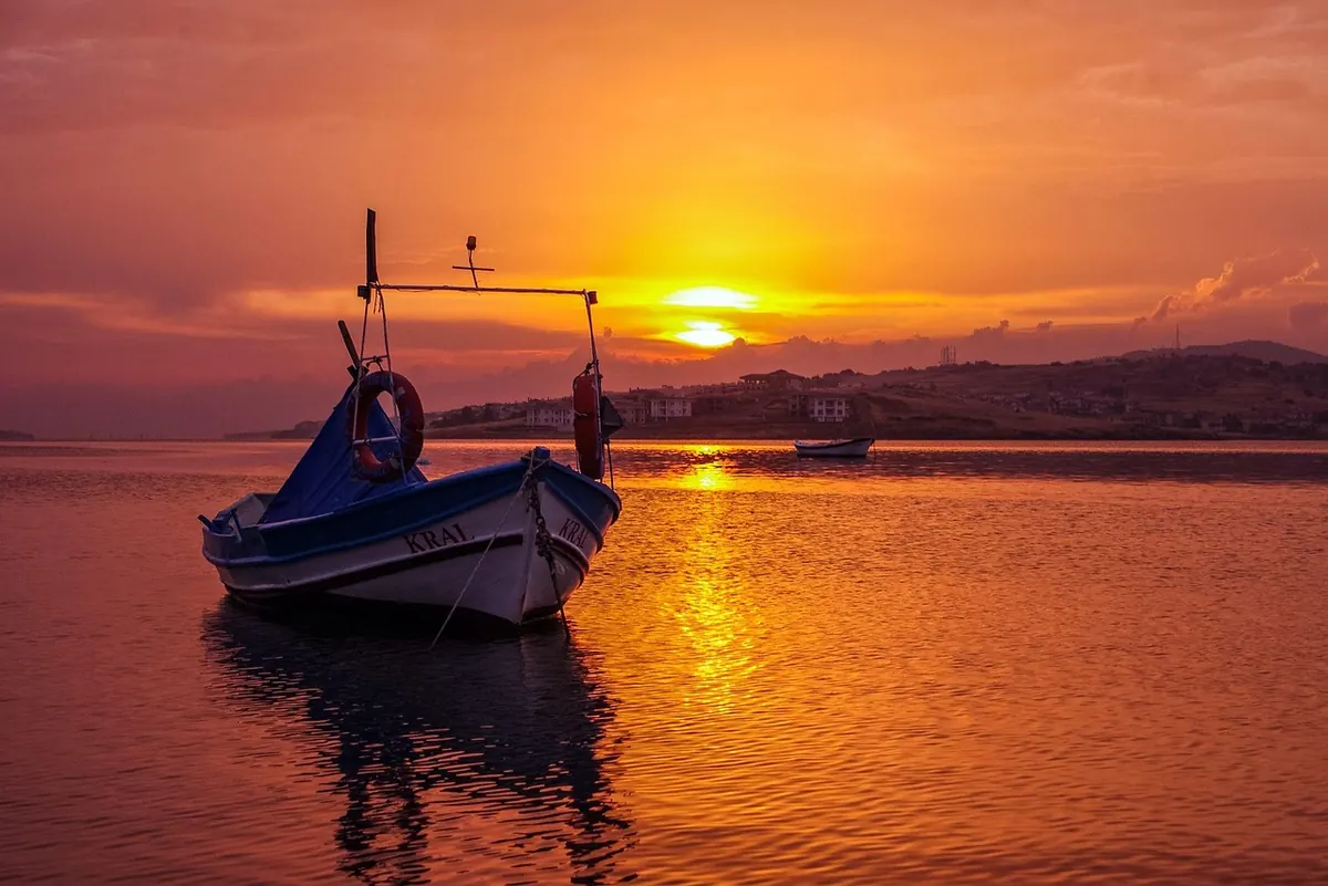 Anchoring in a Crowded Harbour: 6 Mistakes to Avoid